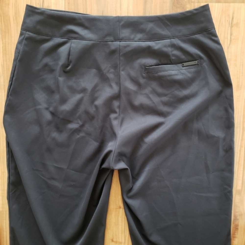 Tail Black Golf Capri Pants Size 6 ⛳ - Picture 2 of 3